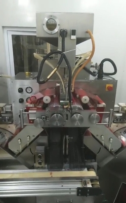 Bearing Die Roll Shaft Support Rolling Type Soft Capsule Machine dengan kapasitas 100000Capacity/h dan pendingin chiller eksternal